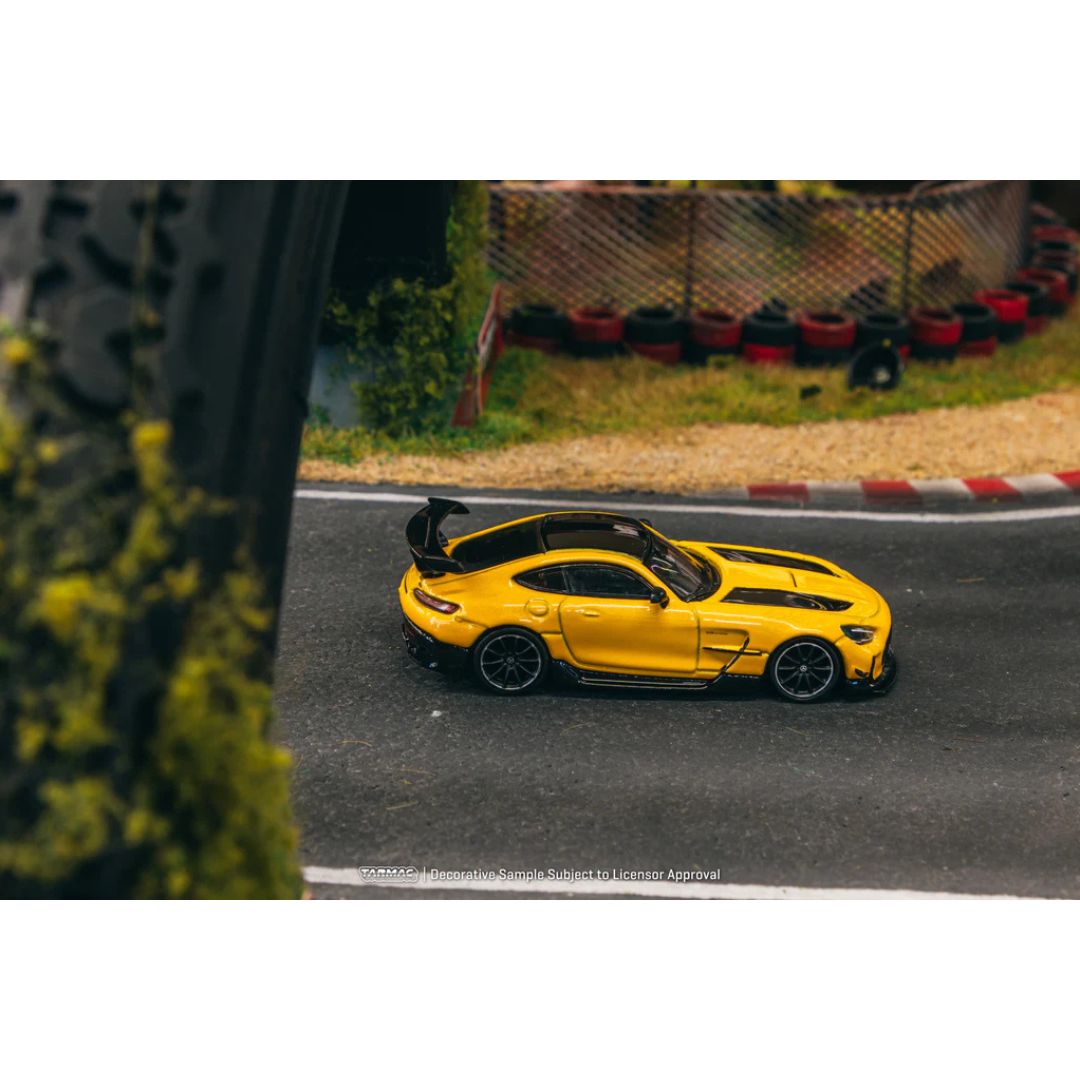 Tarmac Works Mercedes-Benz AMG GT Black Series - SHMEE150