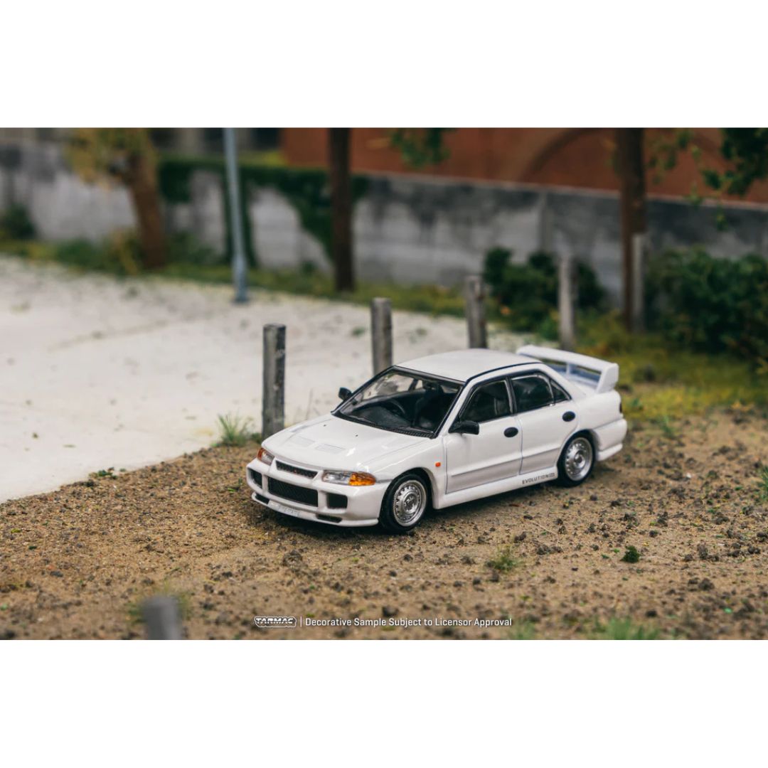 Tarmac Works Mitsubishi Lancer RS  Evolution III White - Lamley Special Edition