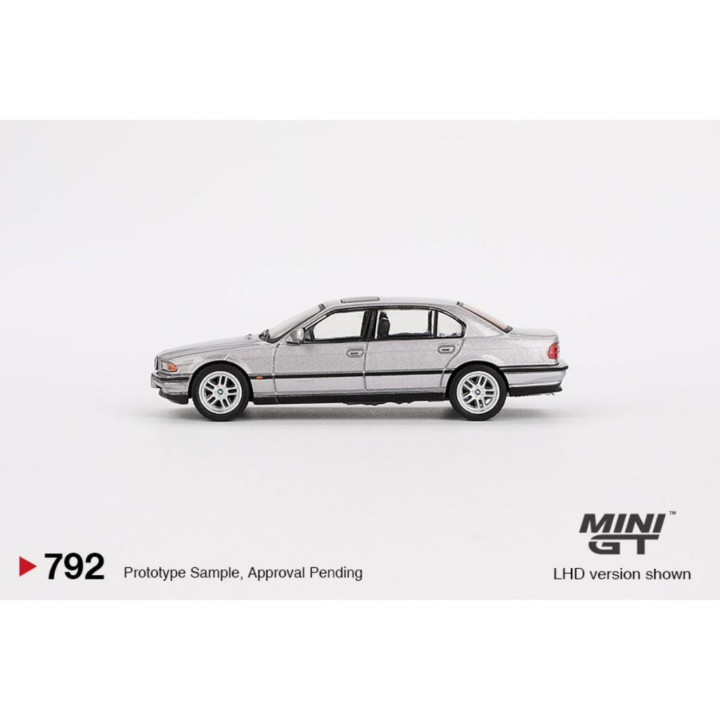 Mini GT BMW 750IL Aspen Silver Metallic - 792