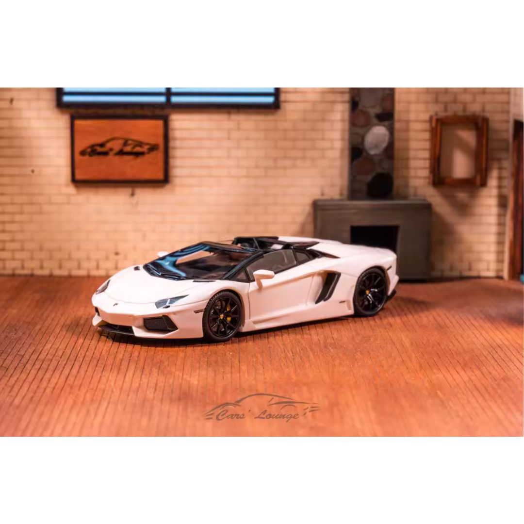 Car's Lounge Lamborghini Aventador Roadster (LP-700)