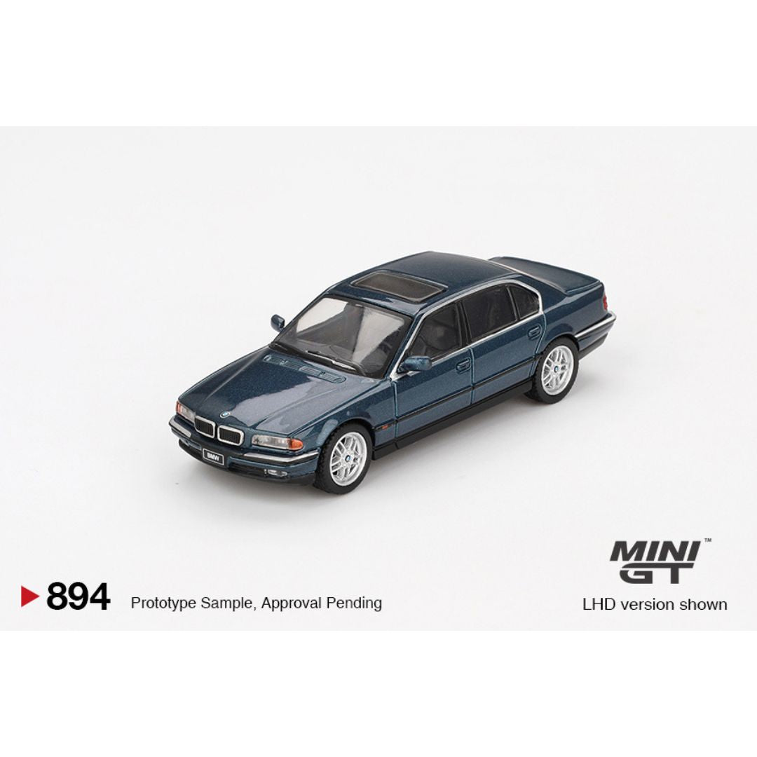 Mini GT BMW 750IL Sorrento Blue Metallic - 894
