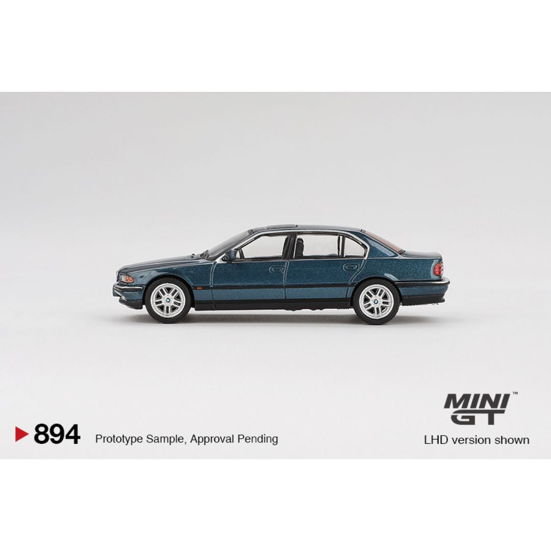 Mini GT BMW 750IL Sorrento Blue Metallic - 894