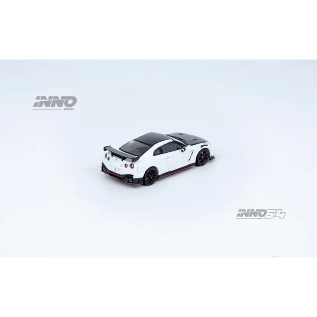 Inno 64 Nissan GT-R (R35) NISMO Blanco