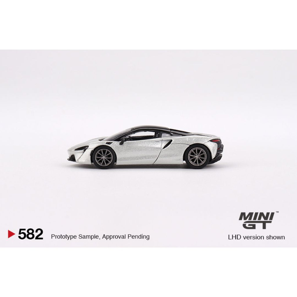Mini GT McLaren Artura - 582