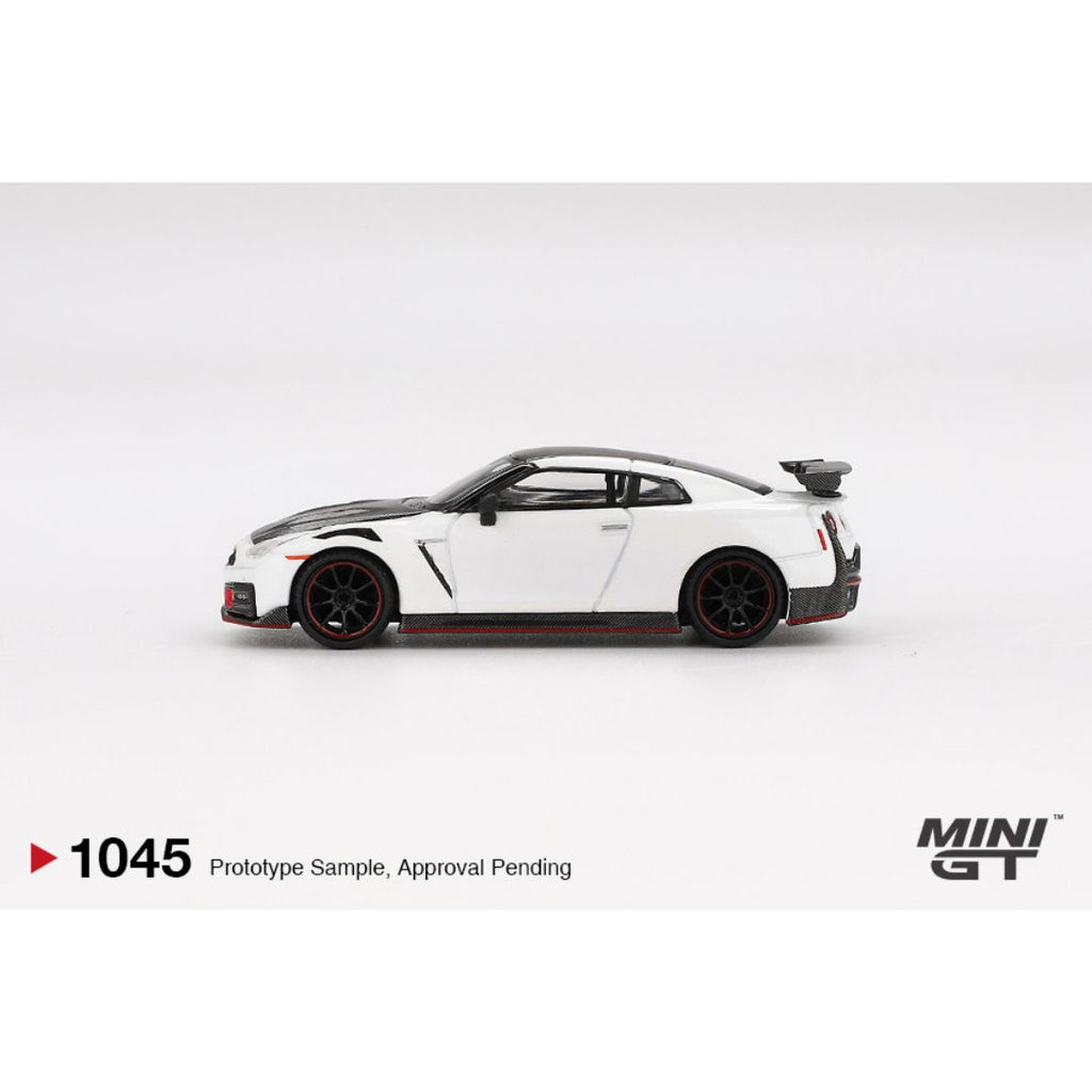 Mini GT Nissan GT-R Nismo 2024 Brilliant White Pearl  - 1045